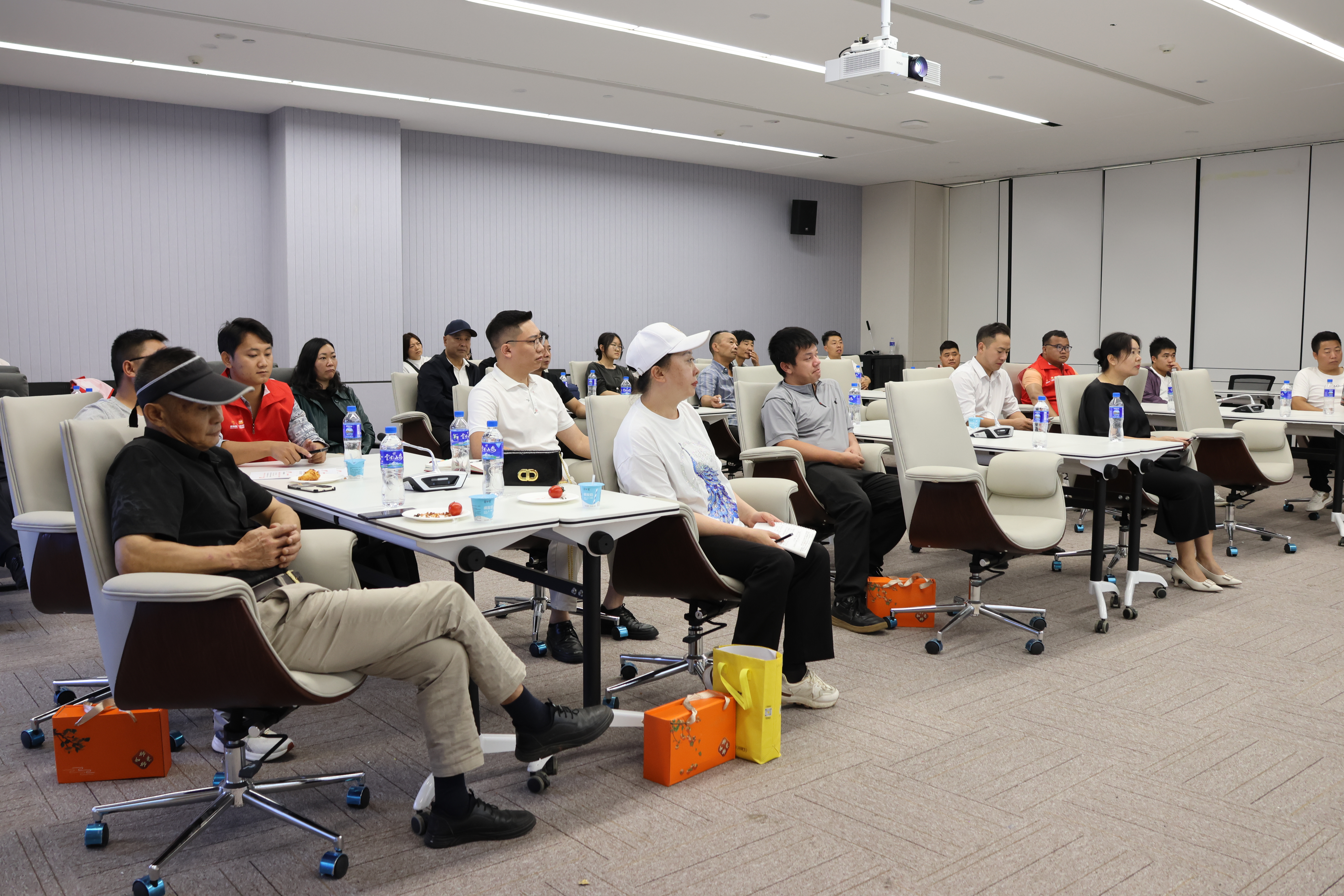 家事速配云南招商会圆满落幕！多位小区